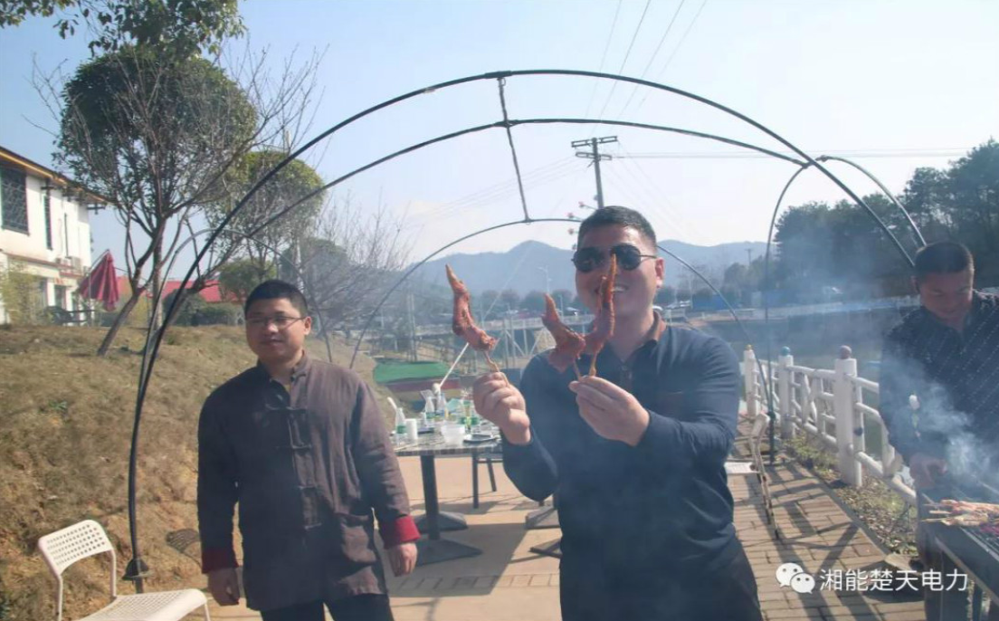 湘能楚天-出游燒烤噴噴的雞翅